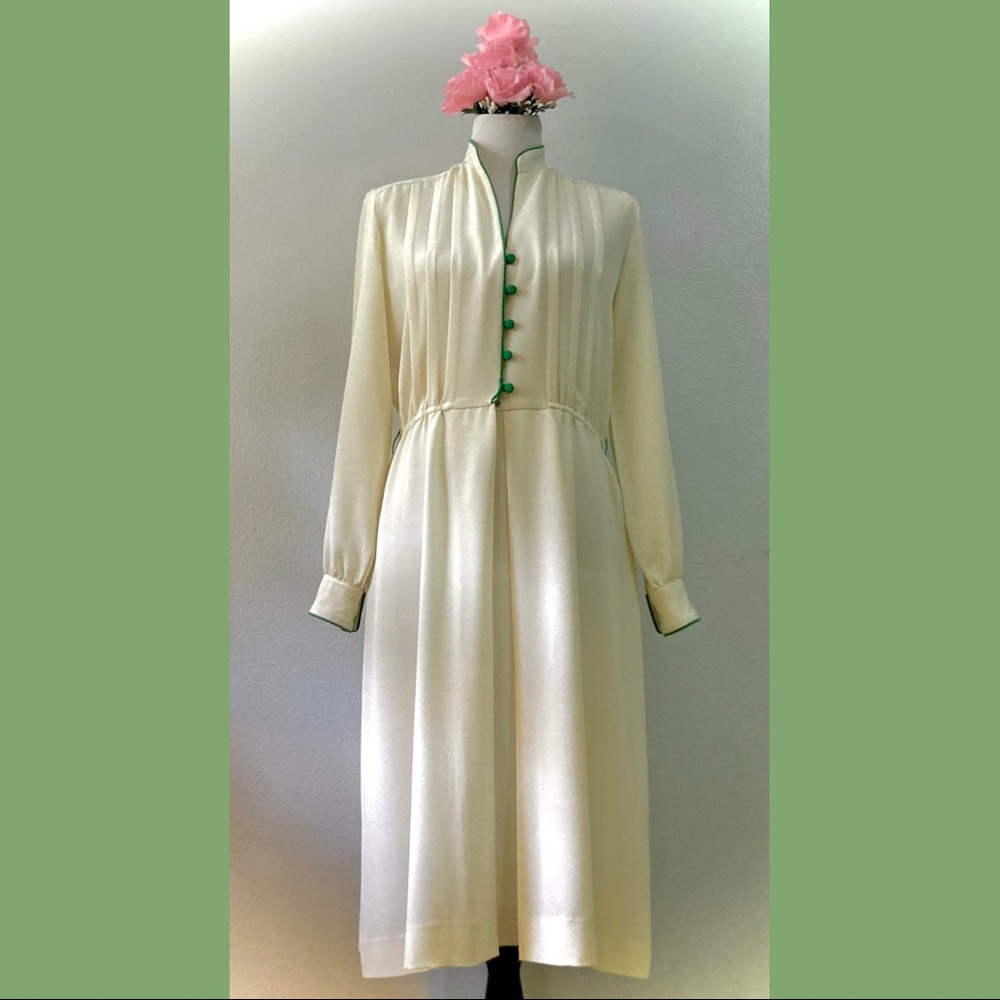 Vintage white long sleeve dress with green trim